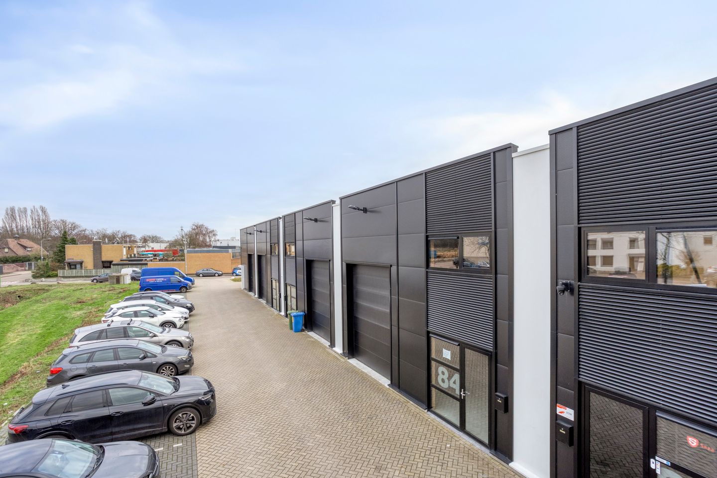 Bekijk foto 2 van Hendrikkenhofstraat 84