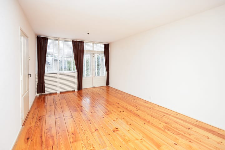 Photo 4 of Gaussstraat 34