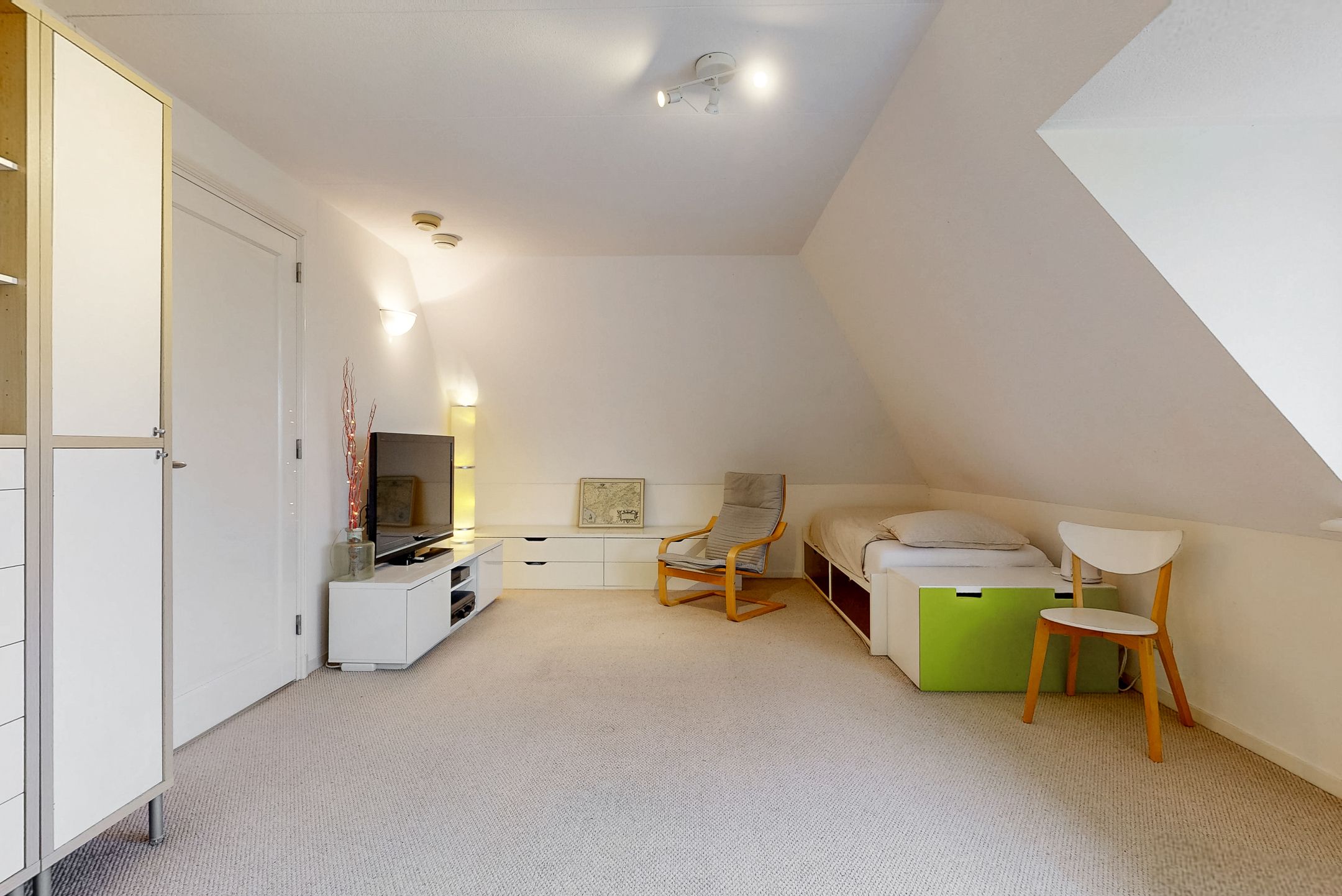 Photo 36 of Zwaagdijk 373