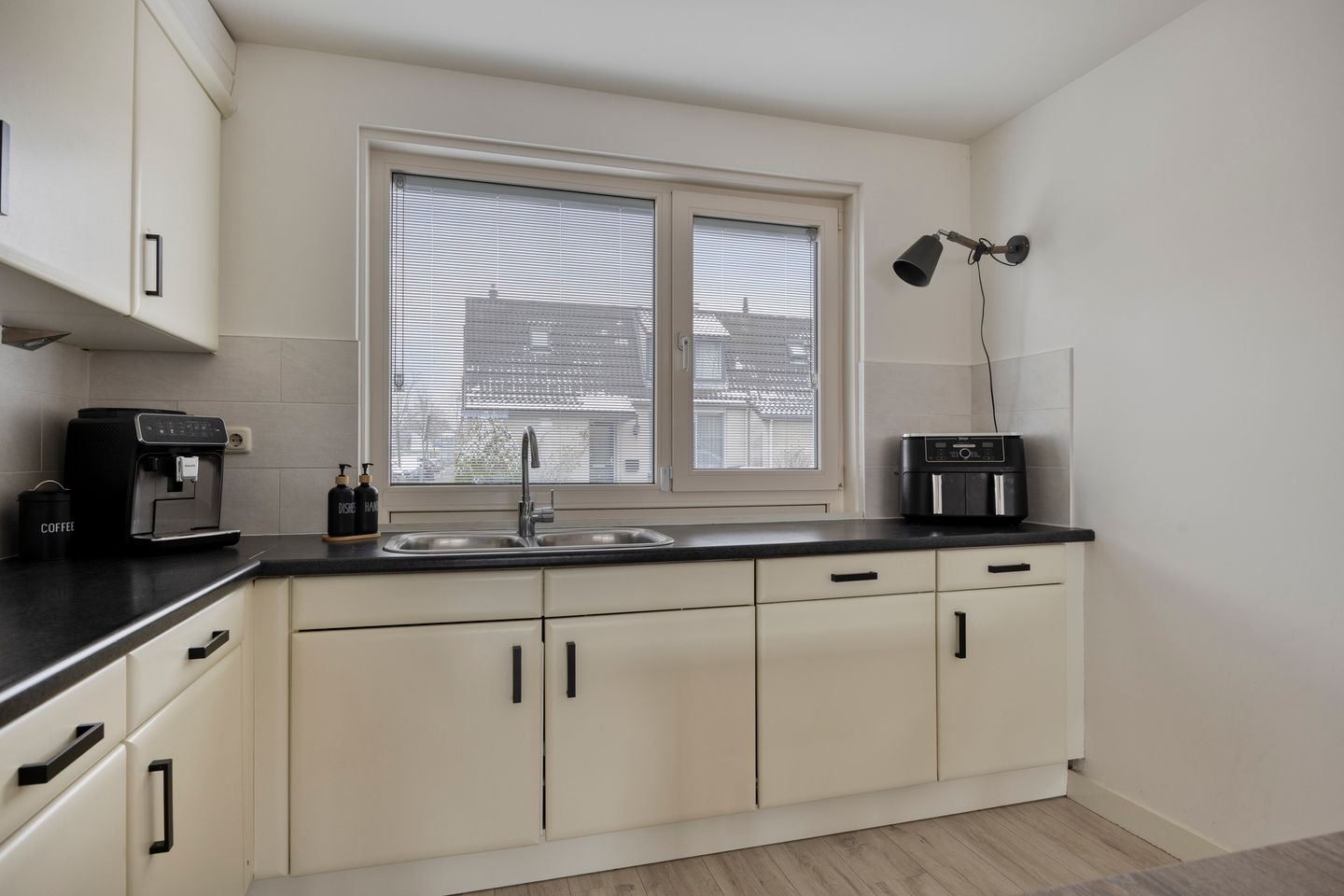 Photo 14 of C. Outshoornstraat 25