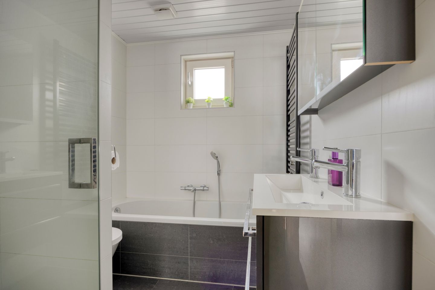 Photo 25 of C. Outshoornstraat 25