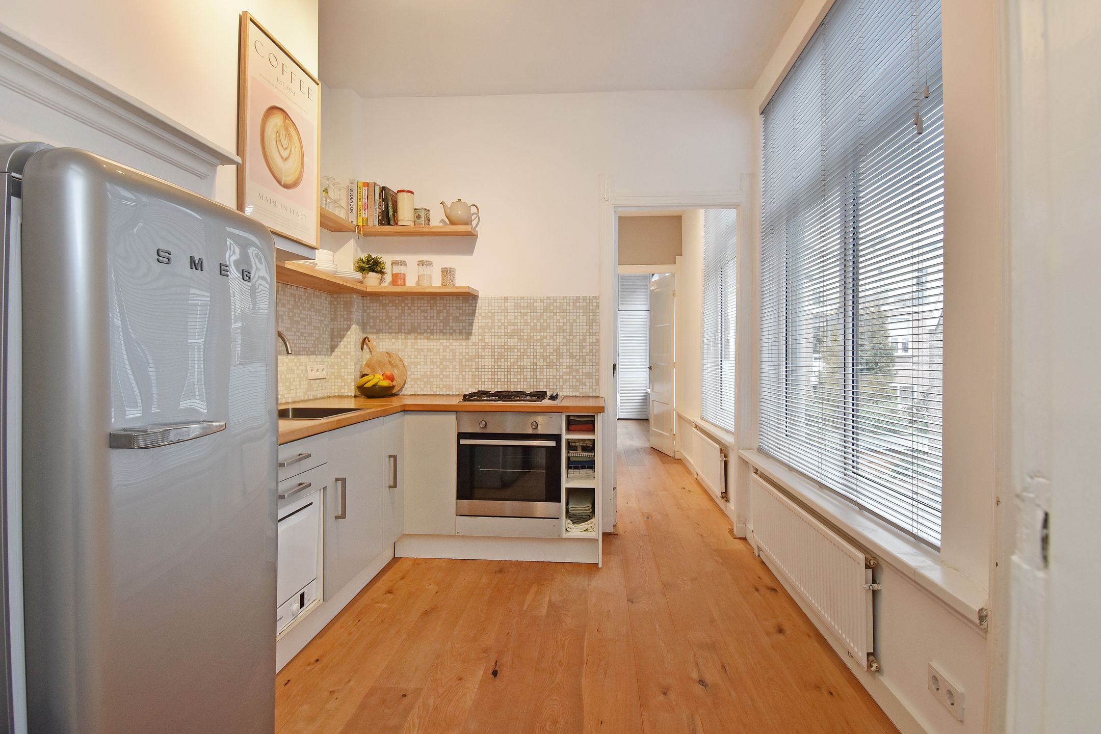 Photo 15 of Johannes Camphuijsstraat 125