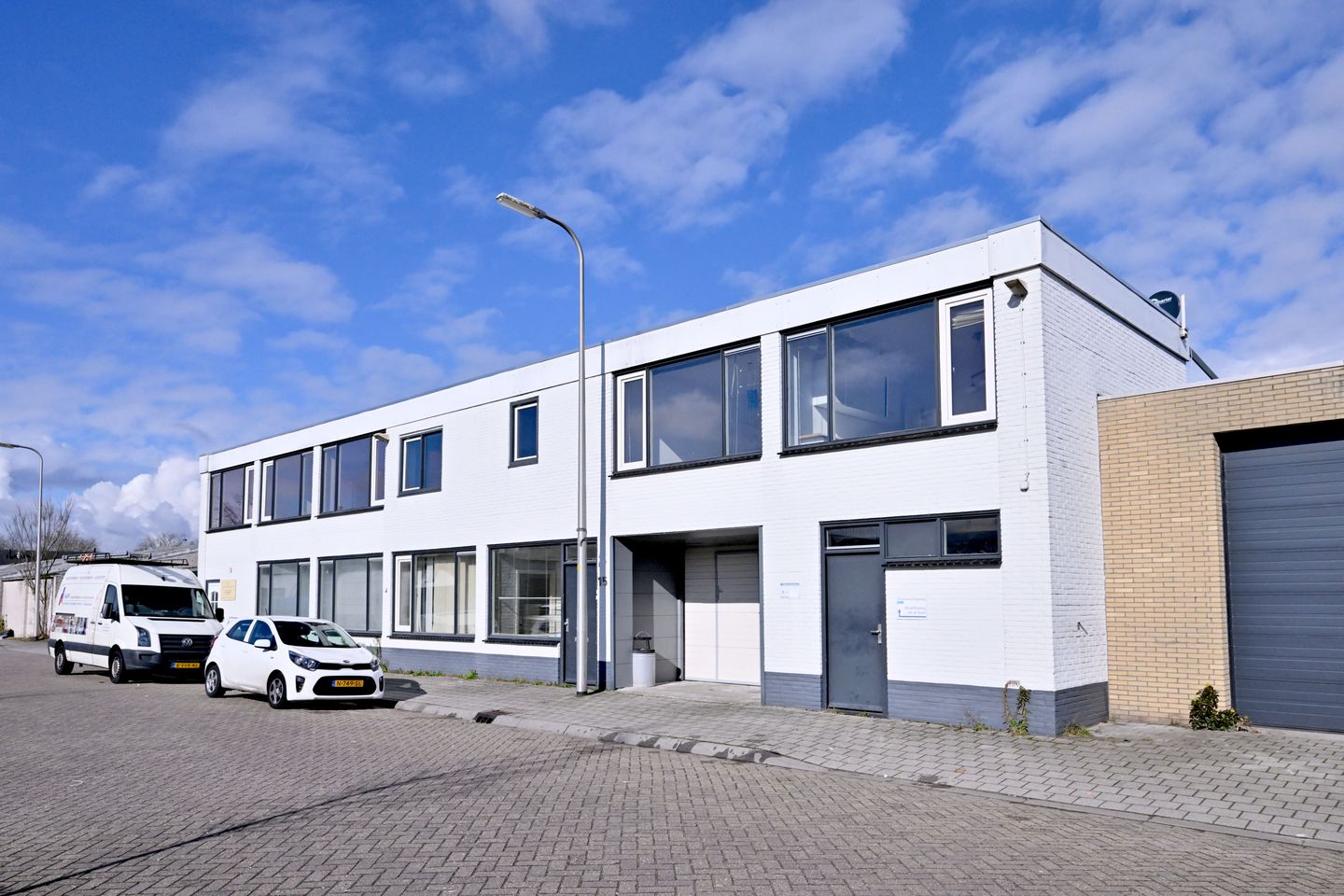 View photo 1 of Arnhemstraat 15