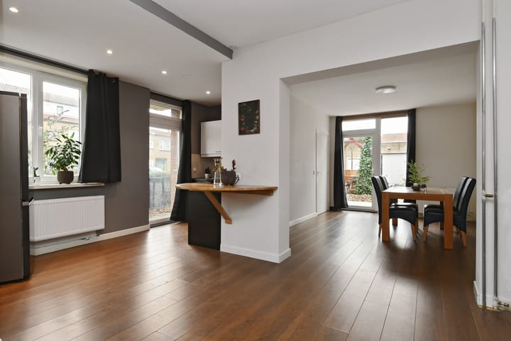 Foto 2 van Lakenstraat 1