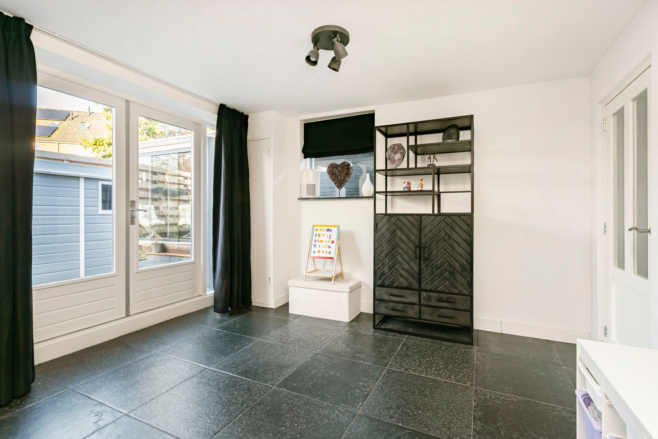 Photo 12 of Wilhelminastraat 12