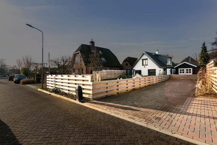 Photo 2 of Wilhelminastraat 12