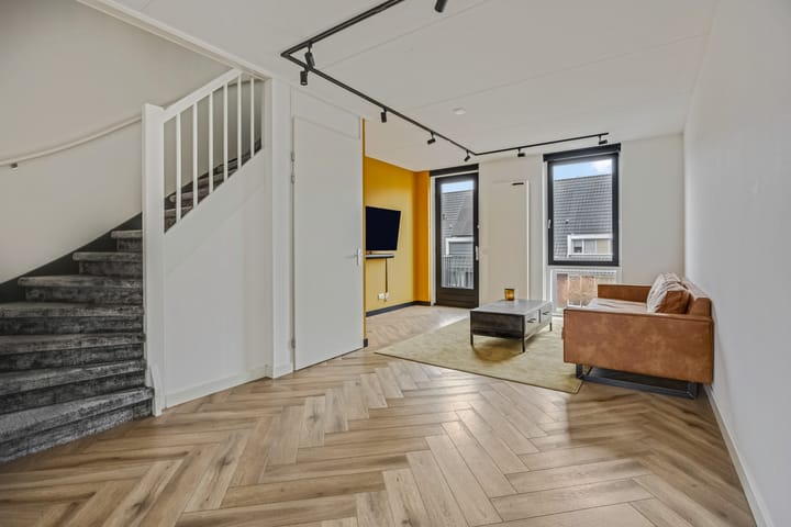 Photo 2 of Citroenvlinder 10