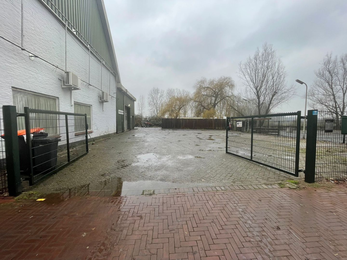 View photo 2 of Orthen 208