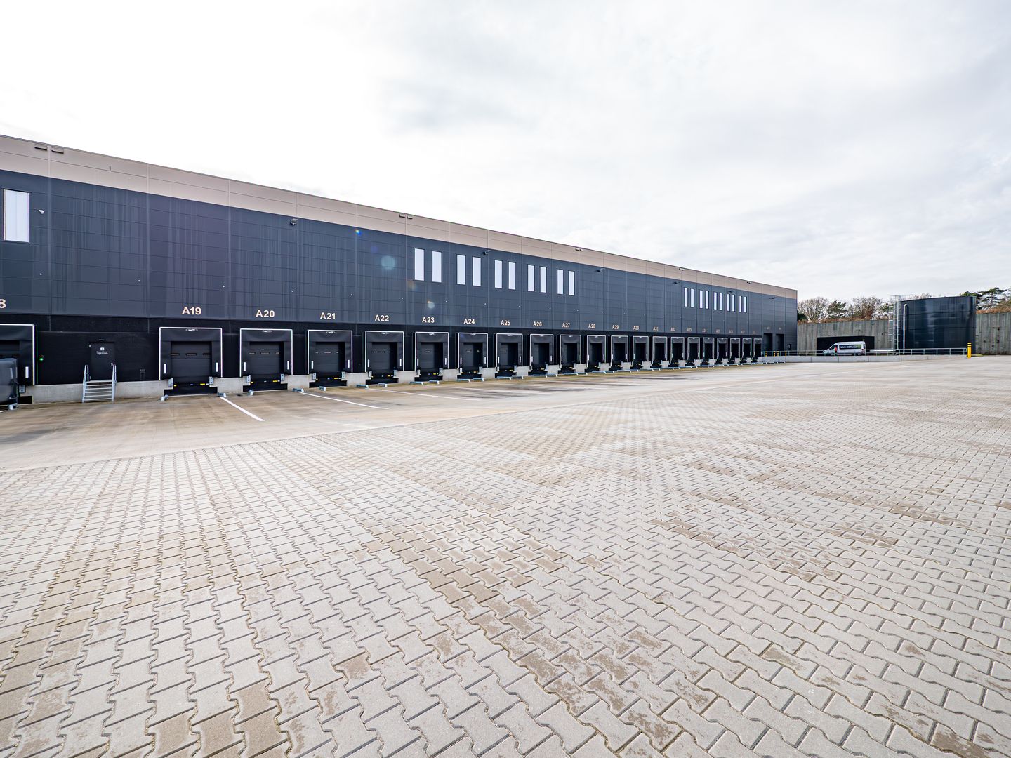 View photo 3 of Veldweg 1