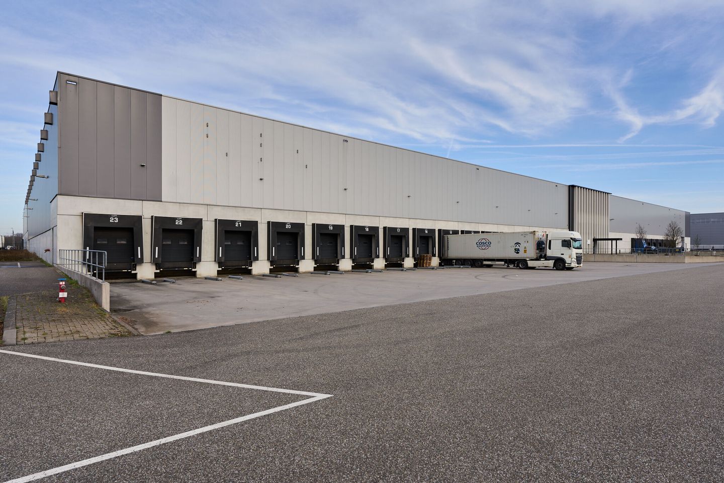 View photo 5 of Leursebaan 260