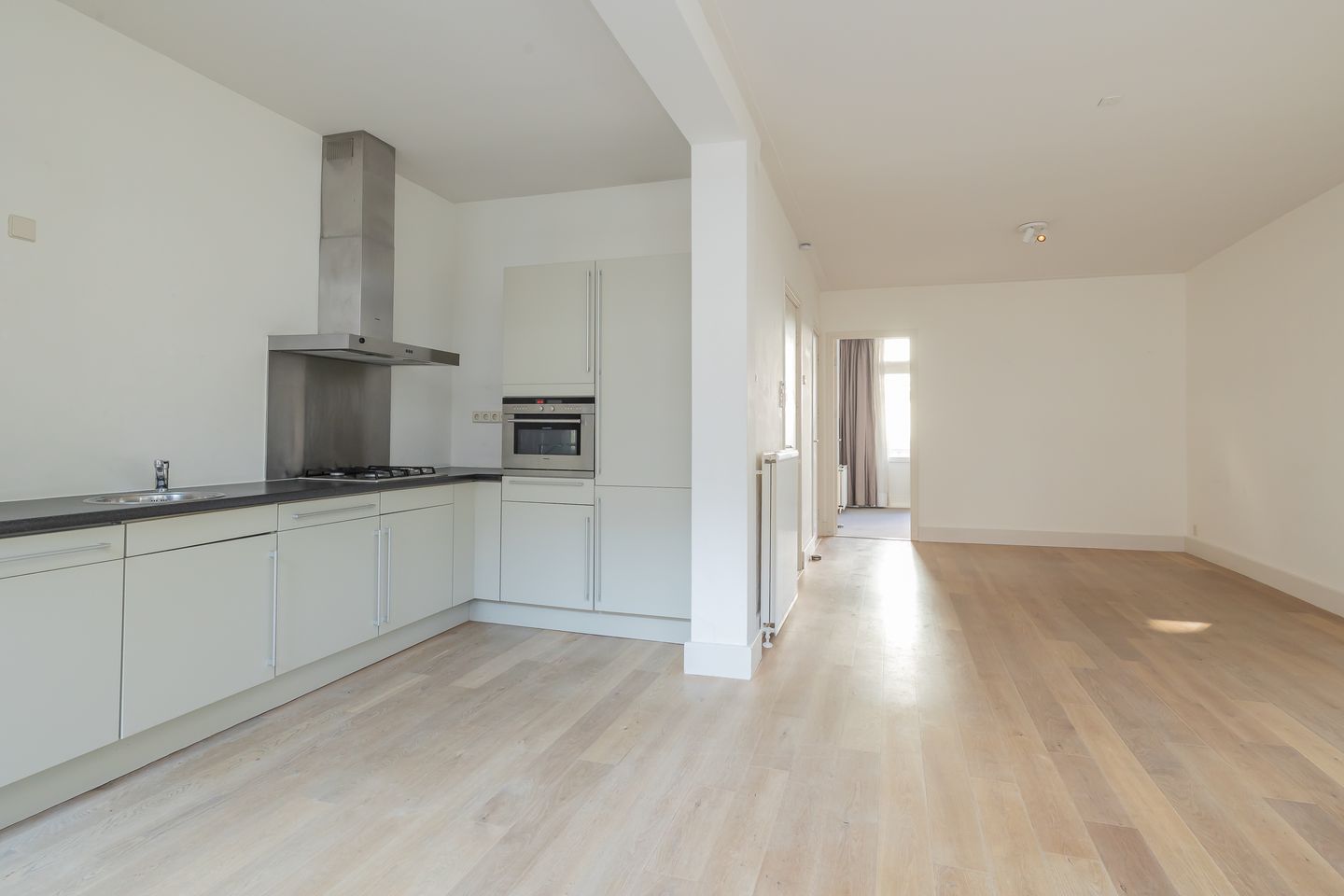 Foto 10 van Derde Helmersstraat 50-2