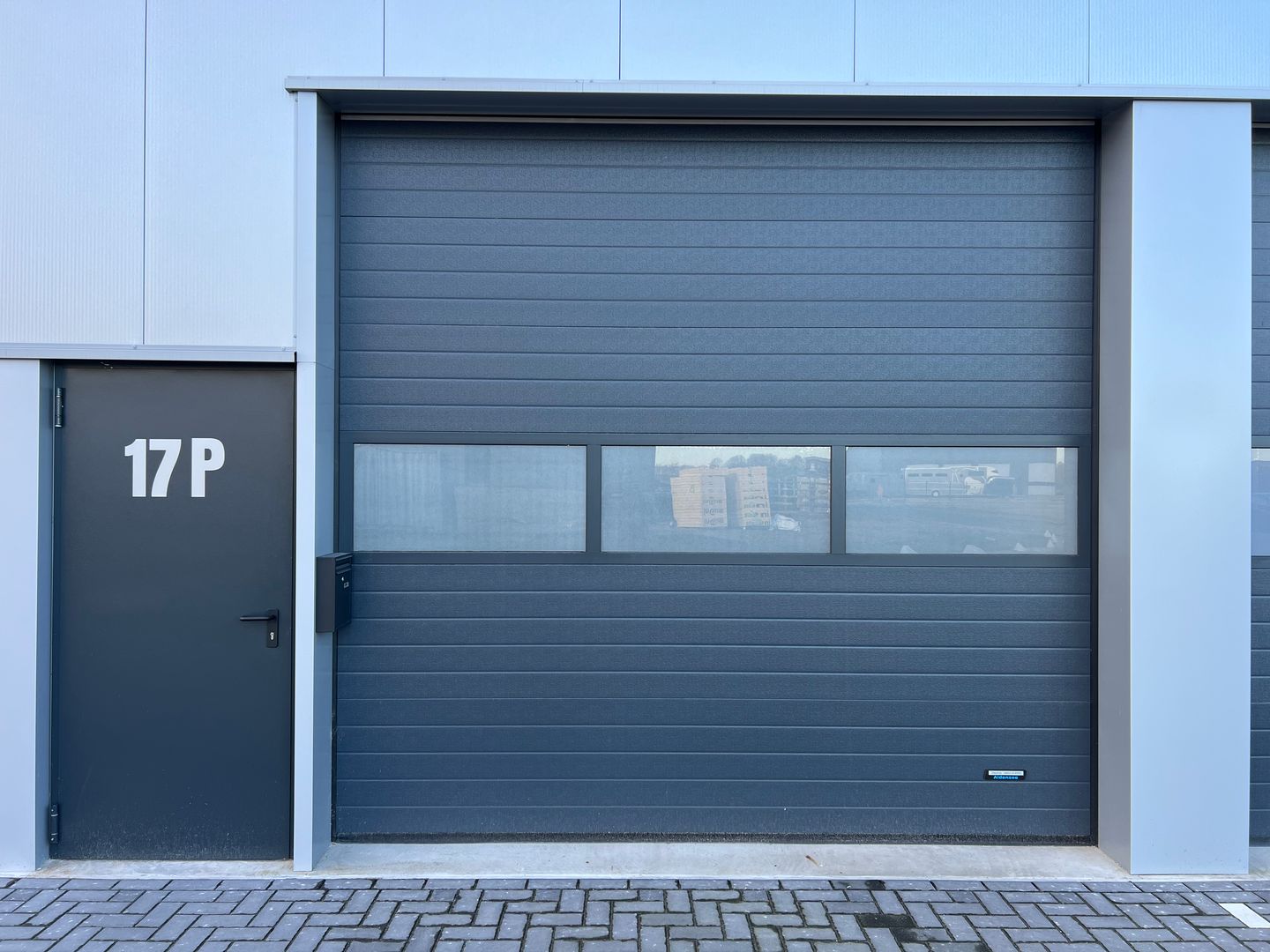 View photo 2 of Willige Laagt 17-p