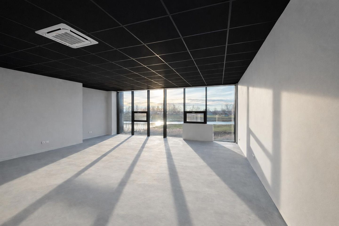 View photo 3 of De Elzenhof 5-d