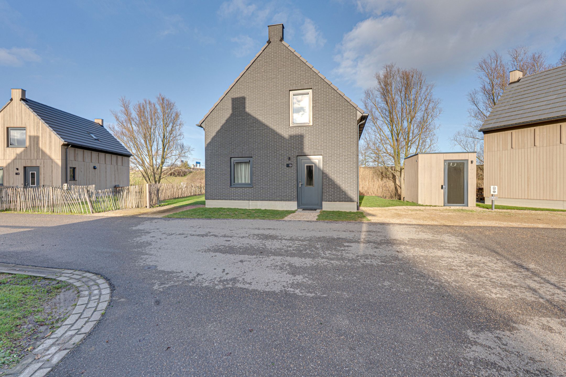 3-bedroom freehold villa in Wolphaartsdijk — photo 2 of 5