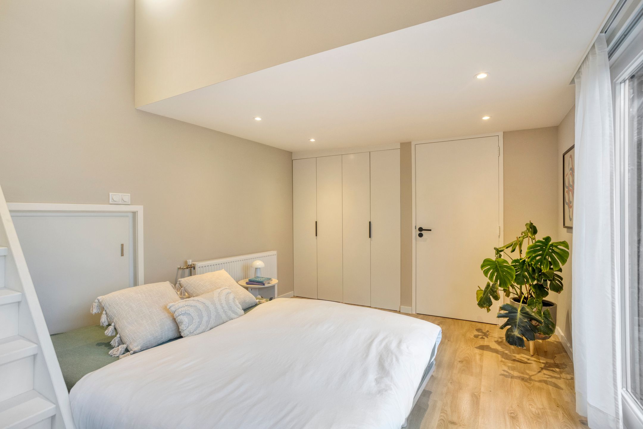 Foto 21 van Neckerstraat 147