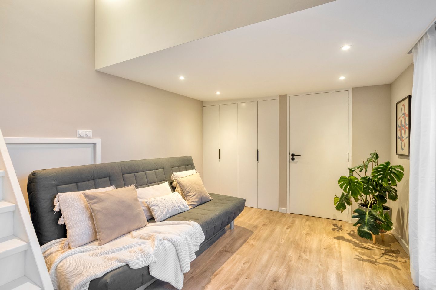 Foto 19 van Neckerstraat 147