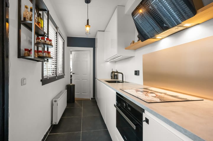 Foto 4 van Van Genderenstraat 17