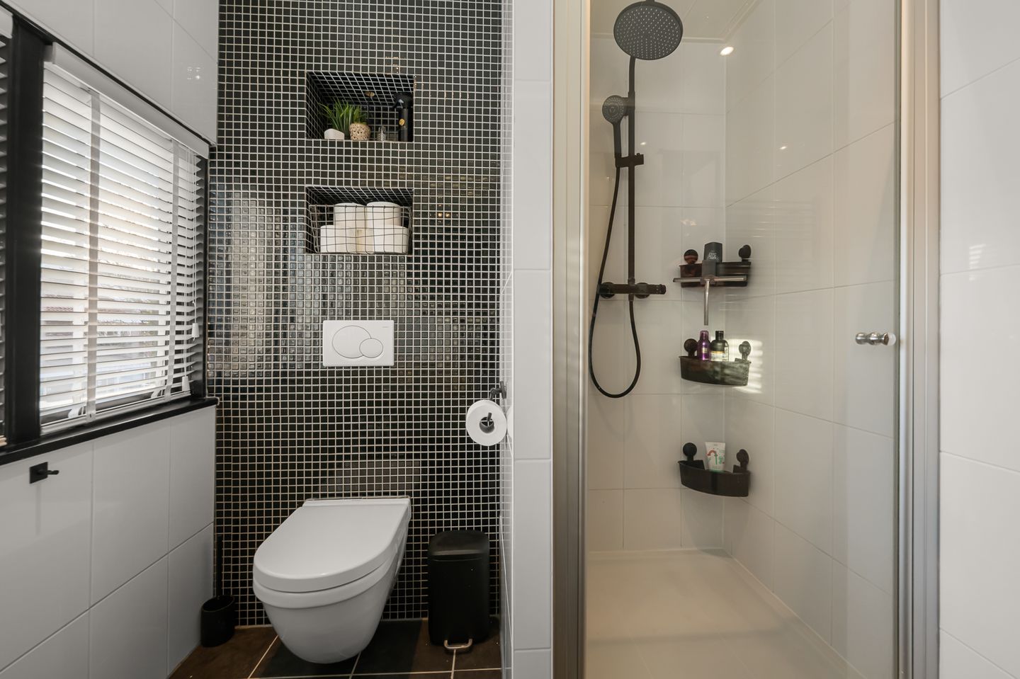 Foto 19 van Van Genderenstraat 17