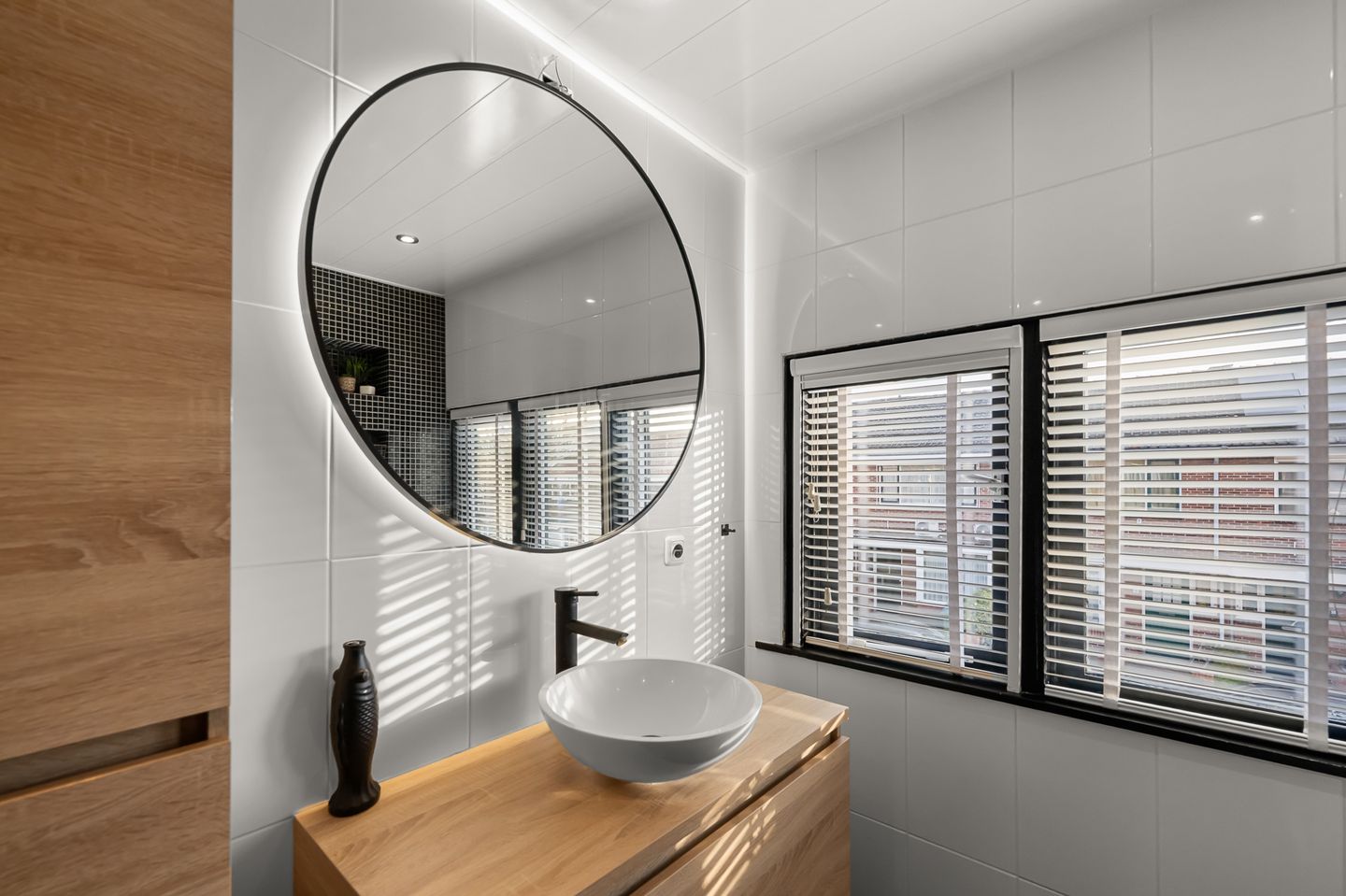 Foto 20 van Van Genderenstraat 17