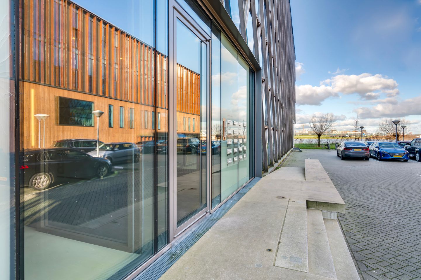 Bekijk foto 2 van Pedro de Medinalaan 73