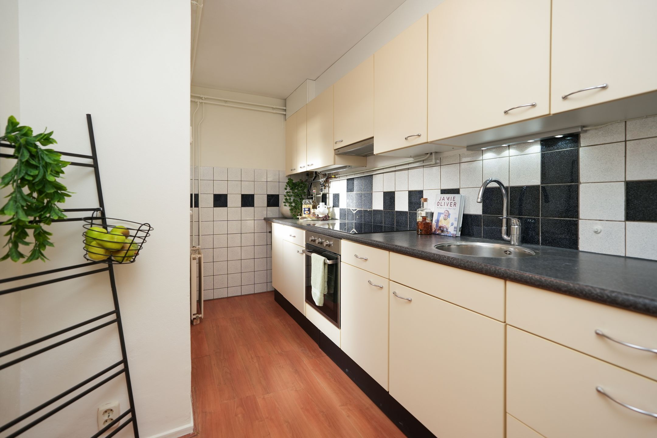 Photo 3 of Dominicanenstraat 86