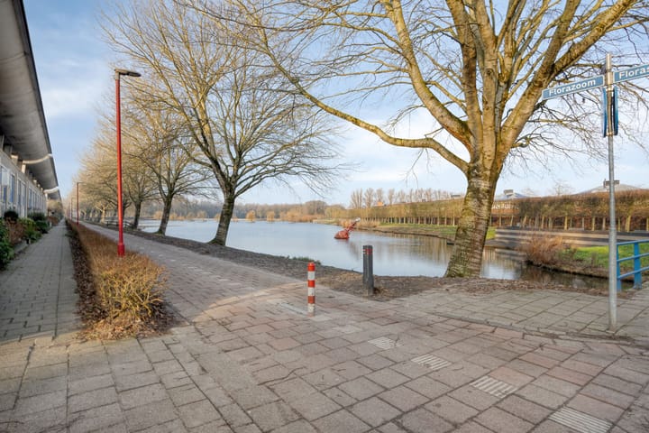 Photo 44 of Florazoom 55