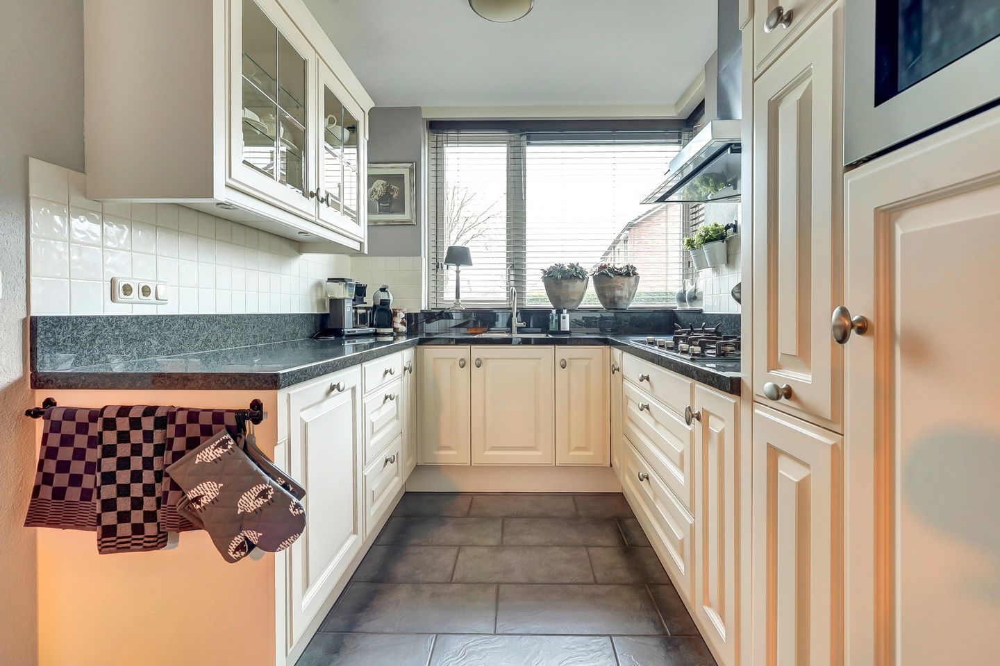 Photo 10 of Katarijnehof 13