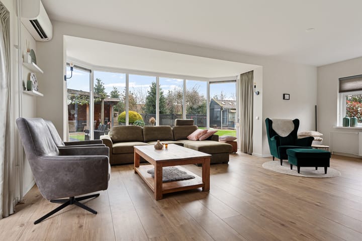 Foto 2 van Adelaar 24