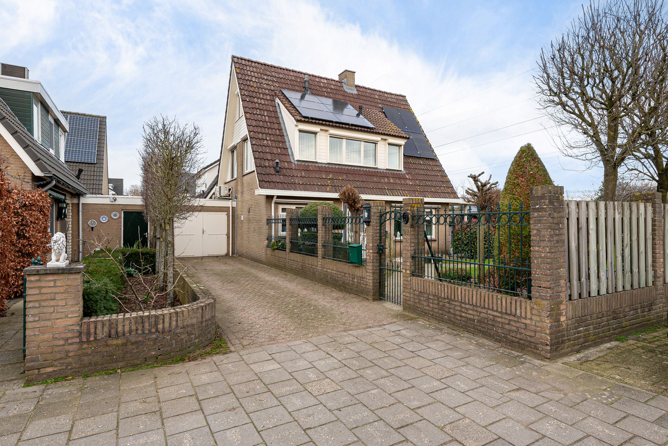 Photo 6 of Adelaar 24