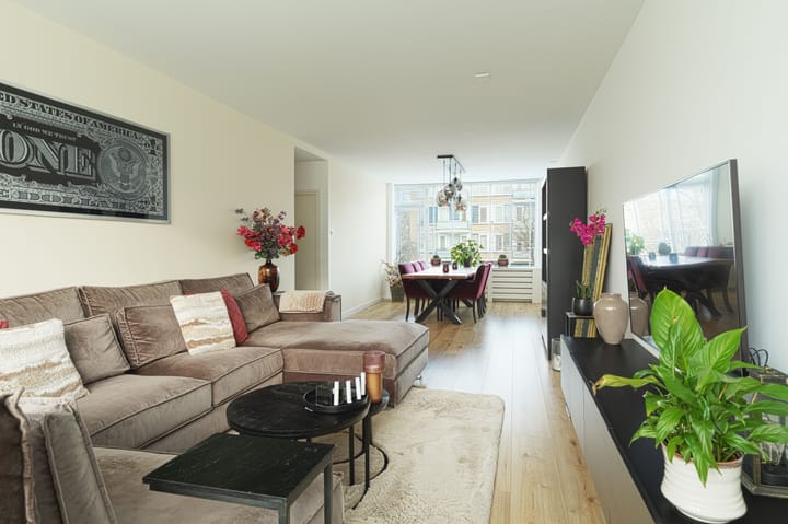 Photo 3 of Van Anrooystraat 387