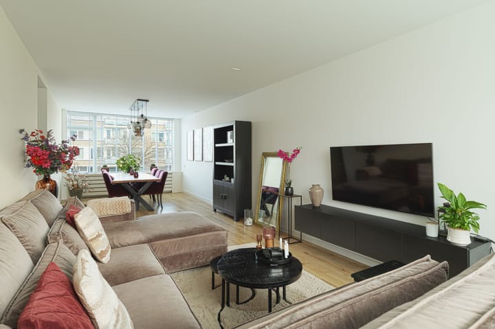 Photo 4 of Van Anrooystraat 387