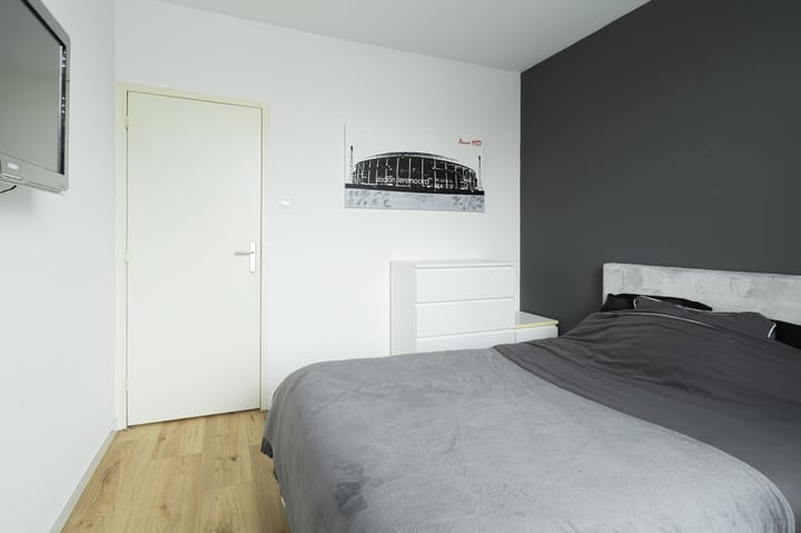 Photo 16 of Van Anrooystraat 387