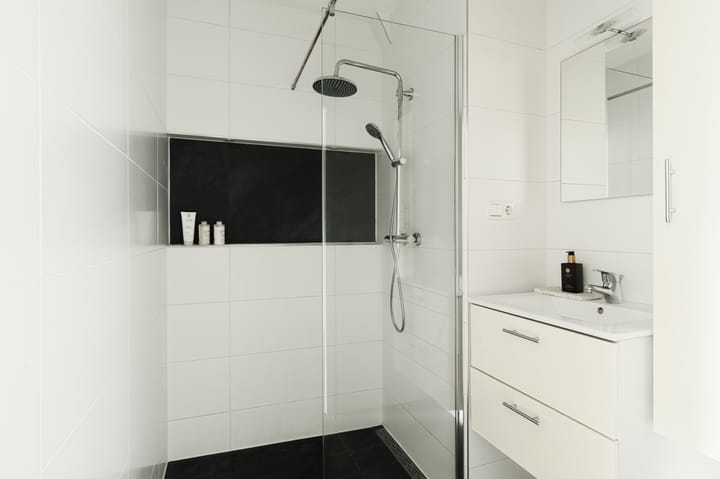 Photo 18 of Van Anrooystraat 387