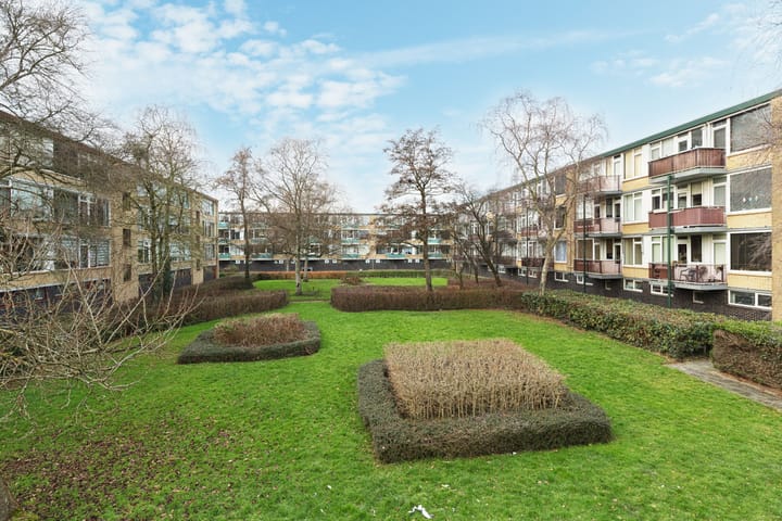 Photo 23 of Van Anrooystraat 387