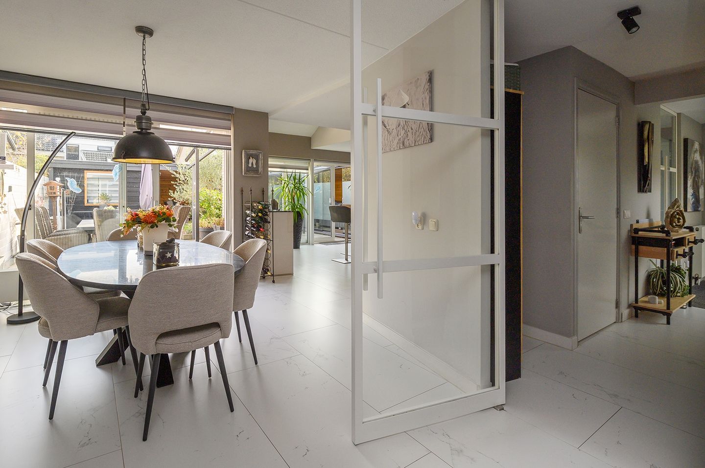 Photo 5 of Menuetstraat 31