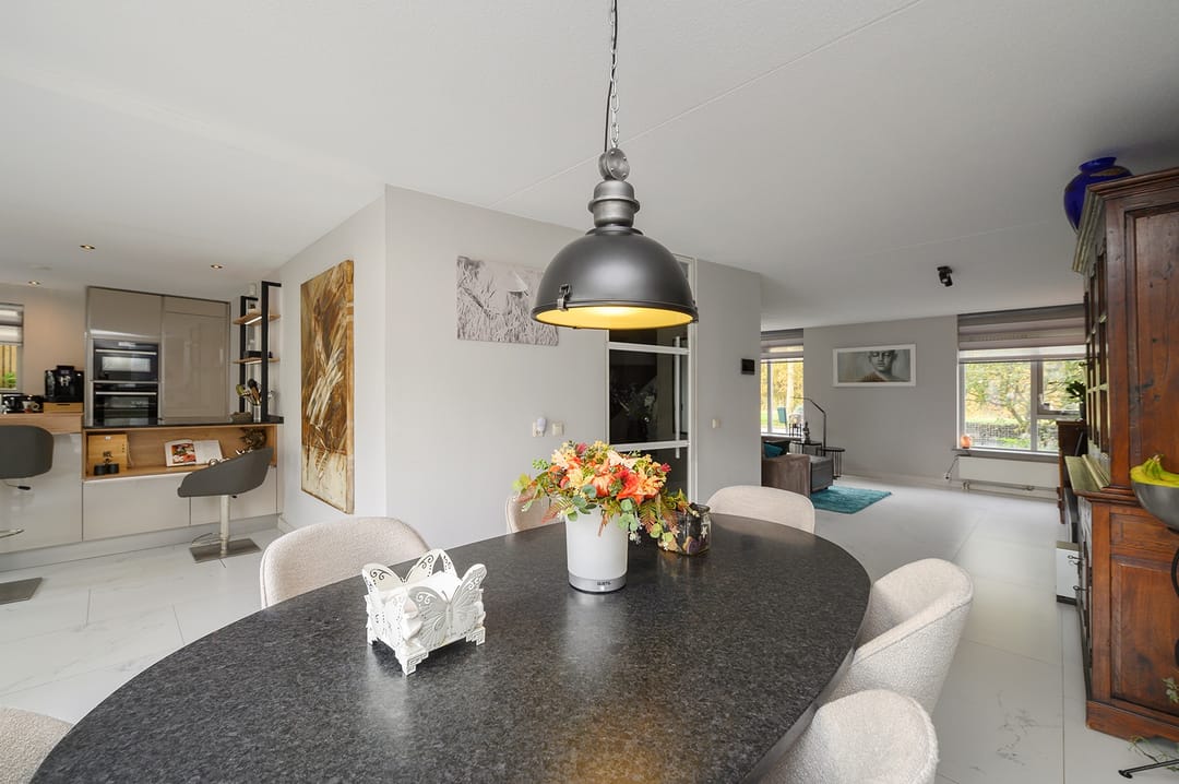 Photo 7 of Menuetstraat 31