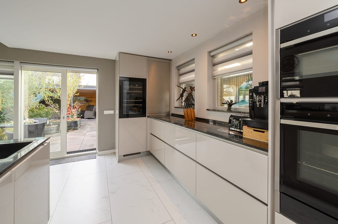 Photo 11 of Menuetstraat 31