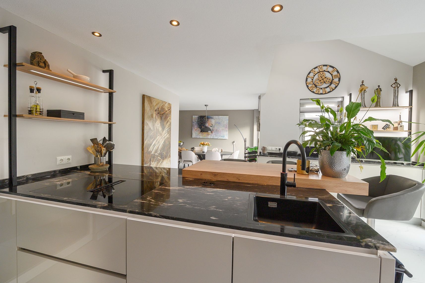 Photo 12 of Menuetstraat 31