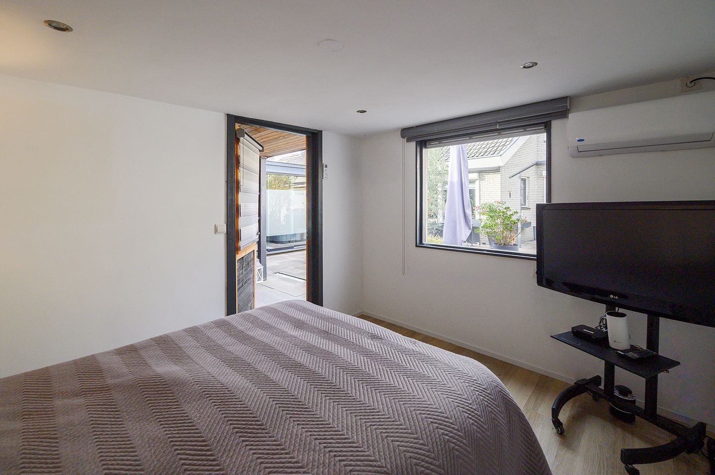 Photo 35 of Menuetstraat 31