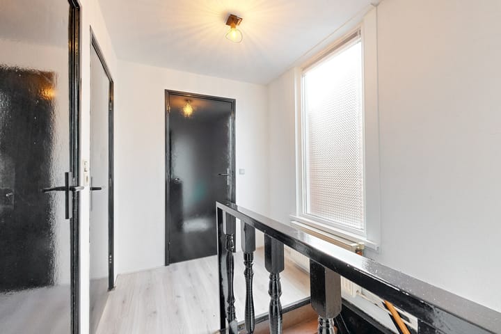 Photo 11 of Machinistenstraat 6