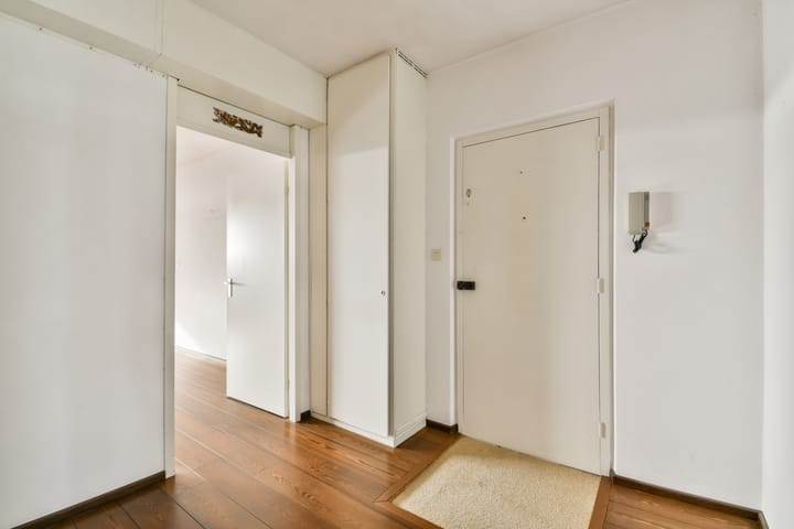 Photo 4 of Spinaker 49