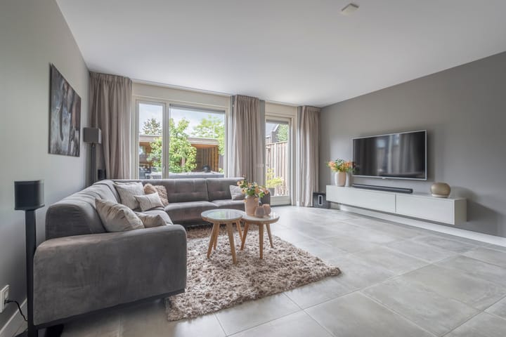 Photo 2 of Zijdehoenderlaan 86