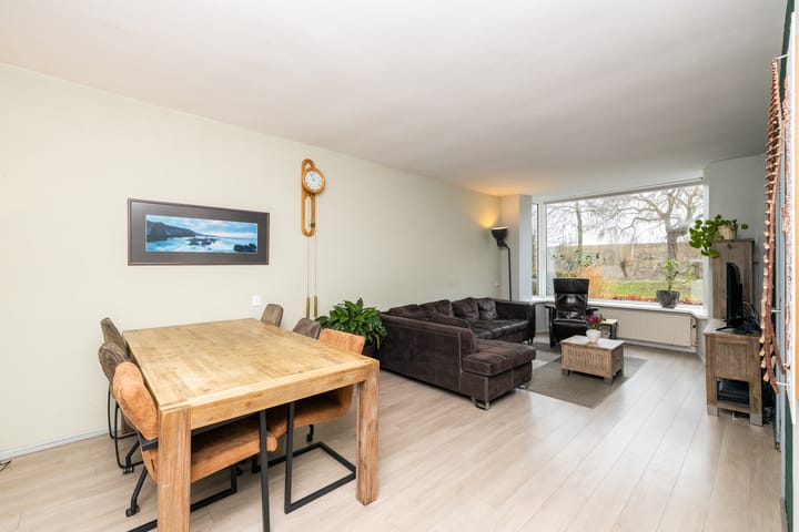 Photo 9 of Rozemarijn 85