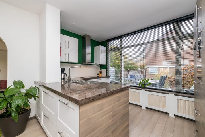 Photo 15 of Rozemarijn 85