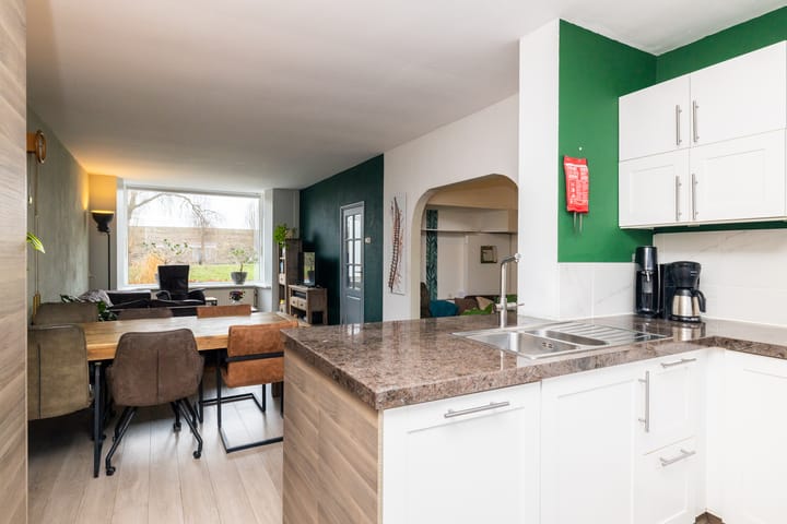 Photo 18 of Rozemarijn 85