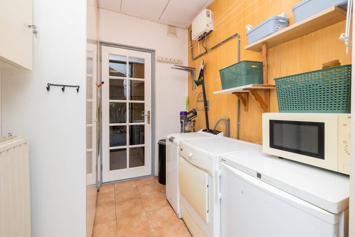 Photo 23 of Rozemarijn 85