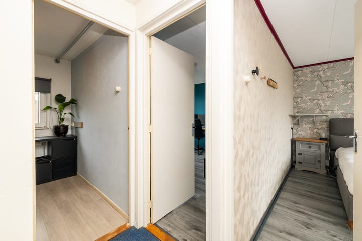 Photo 31 of Rozemarijn 85