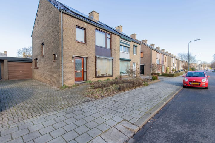 Photo 2 of Burg. Arnoldtsstraat 48