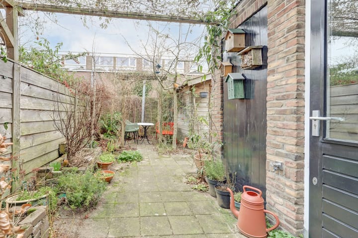 Photo 35 of Waalstraat 12