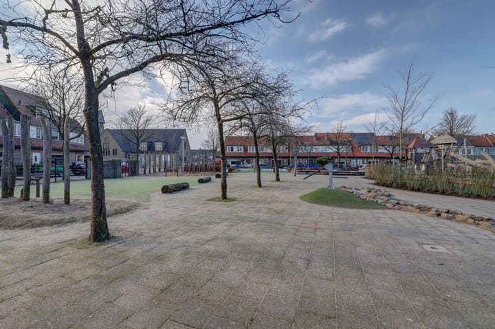 Photo 44 of Waalstraat 12